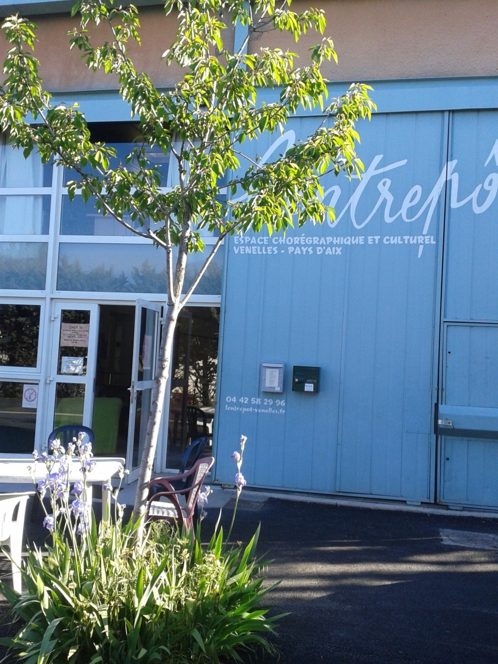 L'Entrepôt- Venelles - Crédits La Courbe et la Plume